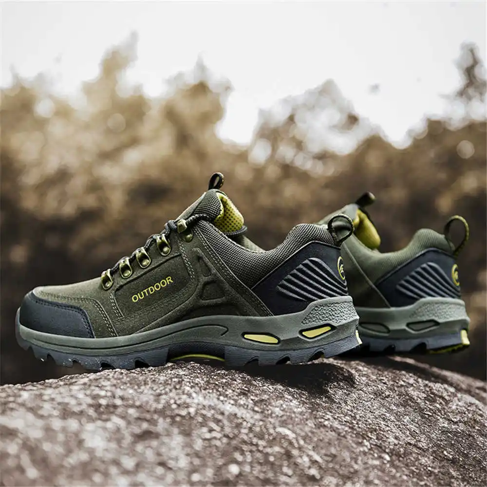 Street Fashion In Vietnam - Scarpe da trekking da tennis da