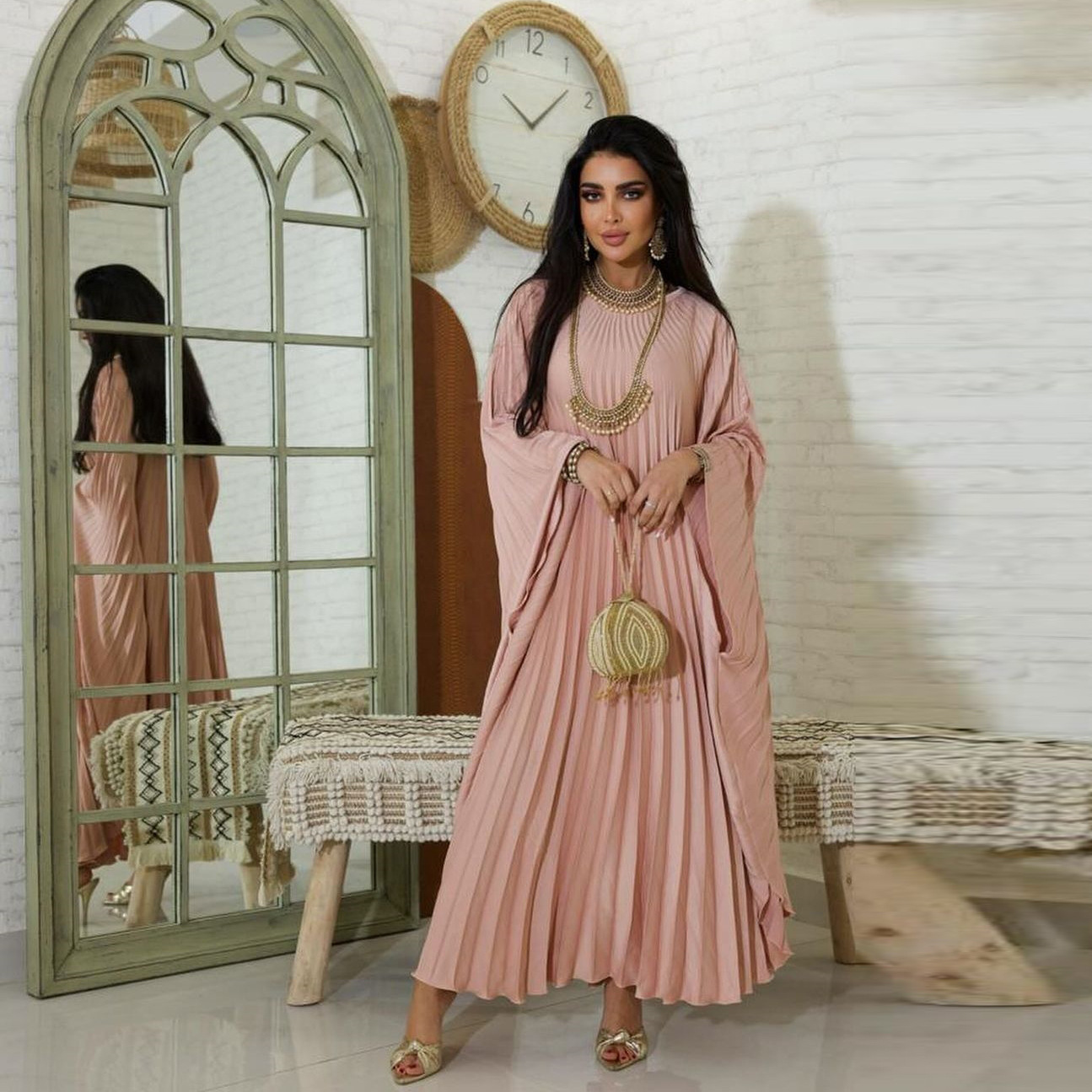 Abaya Musulmana Araba di Dubai - Street Fashion Dubai recensione e prezzo