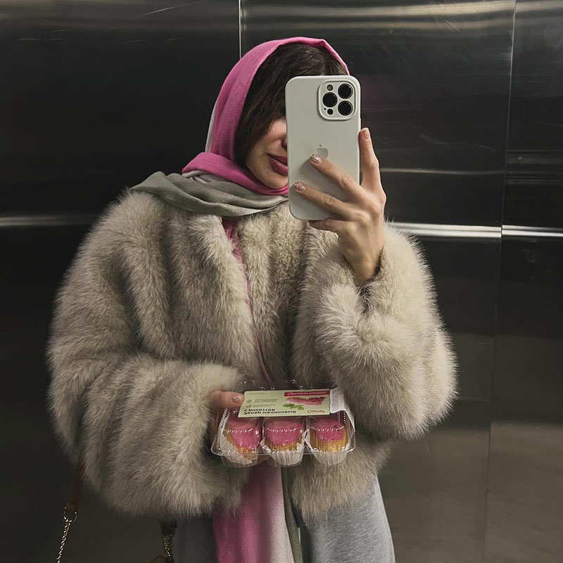 Iconico Cappotto Corto in Pell - Street Fashion Week recensione e prezzo