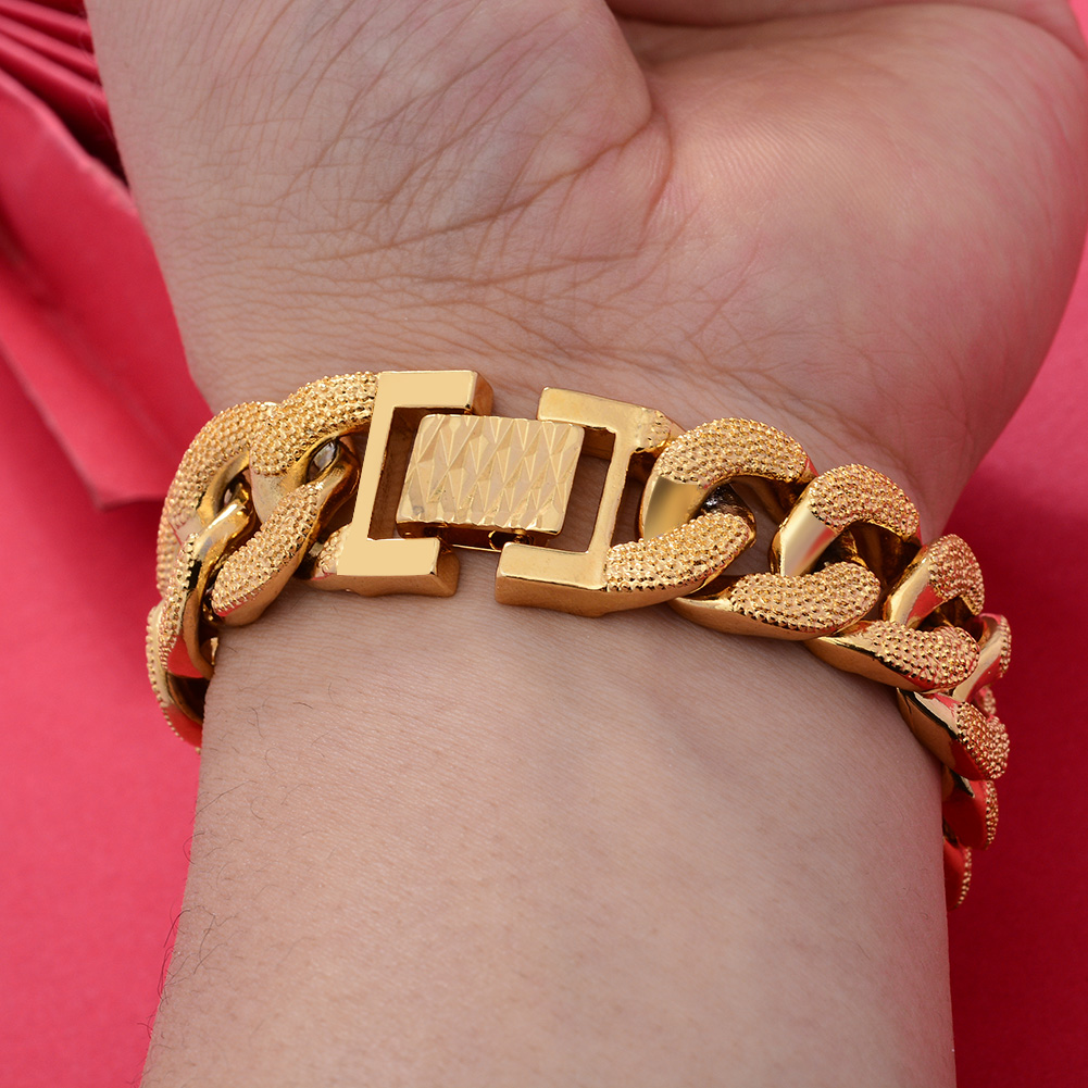 Bracciale color oro Dubai 18k  - Street Fashion Dubai recensione e prezzo