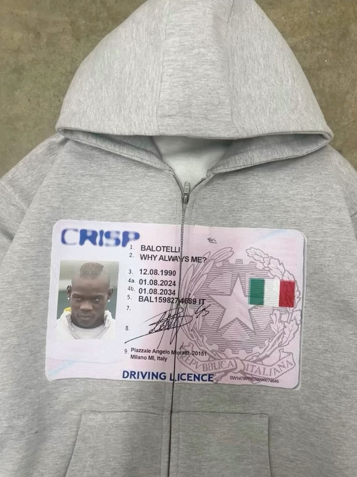 Felpe con cappuccio grigie in  - Street Fashion New York recensione e prezzo