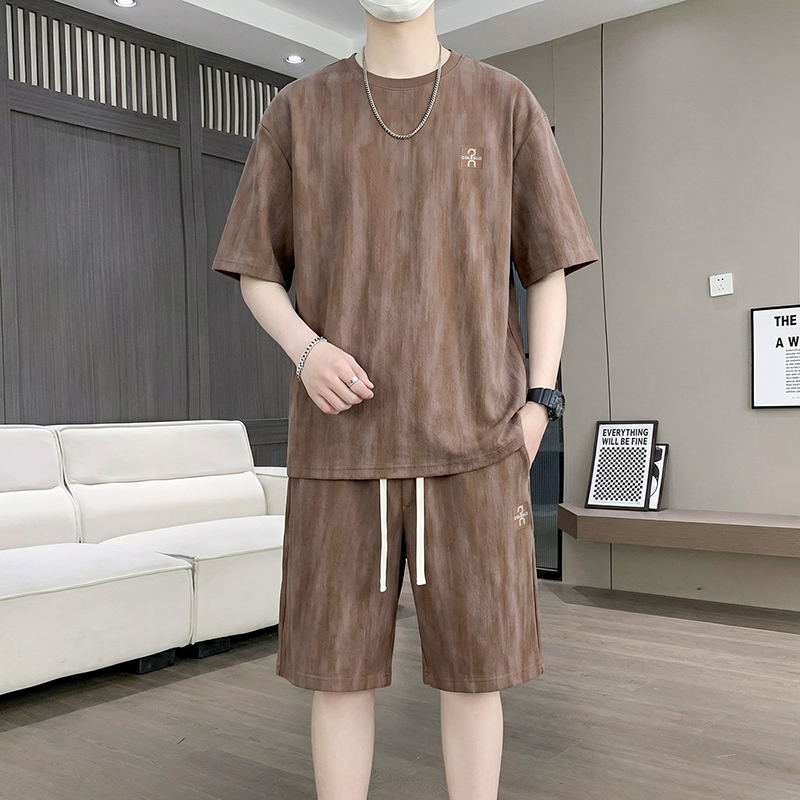 【T-shirt + pantaloncini a 5 pu - Street Fashion For Man recensione e prezzo