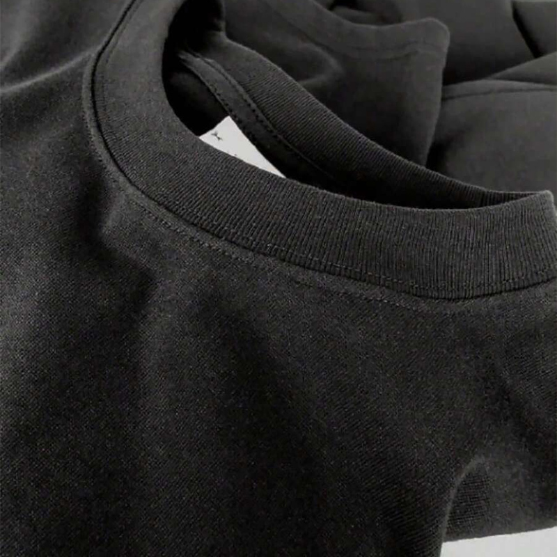 T-shirt con stampa grafica da  - Street Fashion Week recensione e prezzo